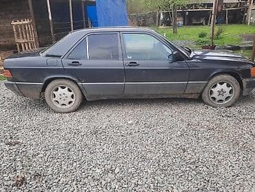 maşın 06: Mercedes-Benz 190 (W201) sedan - Kuzov: 4 qapılı sedan, qara rəng - — 2