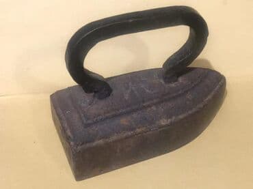 qədimi qəpiklər: Sovet dövründən qalan, Tutacaqlı, köhnə üslublu çuqun paltar ütüsü — 1