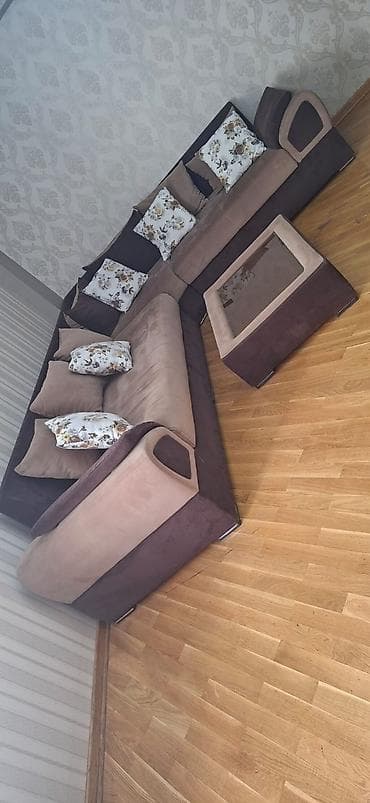 çay evi divan: Kunc dıvan ve jurnalnı satılır 250 manata.sadedı.olcu 2,14×1,60 di — 1