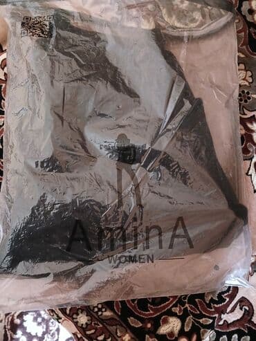 gul hicab instagram: Naxışlı qadın kardiganı. Qara rəngdədir və üzərində güllü naxışlar — 9