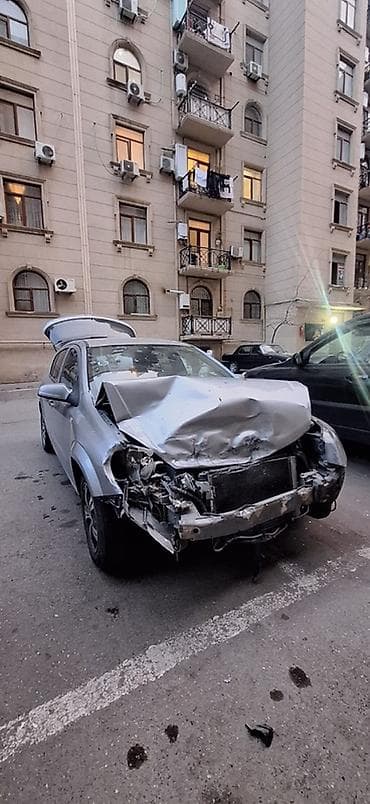 vaz 2107 kuza: Opel Astra H 2005, 1.6 benzin. Maşın qəza vəziyyətində satılır. Ön — 2