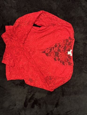 qadın koynekleri: Qara 1nci New yorkerındı 25azn. Xallı 5aazn. Qırmızı beş yorker 25azn — 3