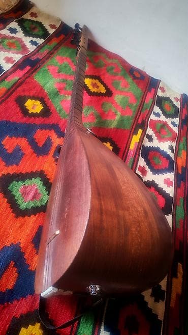 şur mikrafon: Elektro bağlama/saz – akustik-elektrik xalq çalğı aləti Sahib ustanın — 2