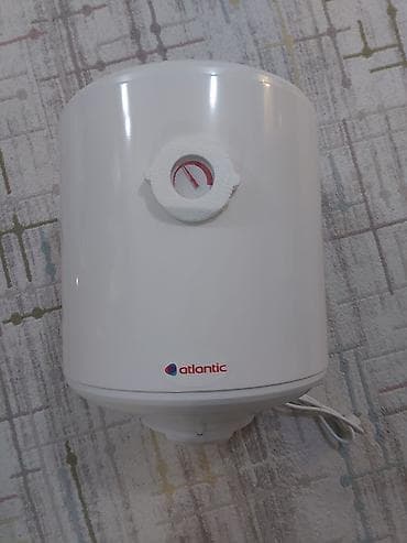 Atlantic markalı, 50 litrlik elektrikli su qızdırıcısı. Divara