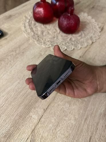ön kamera: IPhone 14 Pro, Deep Purple, Simsiz şarj — 4
