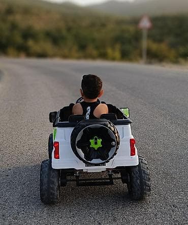 maşn oyunu: Uşaq üçün elektrikli maşın çox yaxşı vəziyyətdədi yeni kimidi çox az — 2