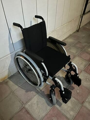 tutek torero universal arabası: Manual əlil arabası - Yüngül və davamlı alüminium/metal karkas - Arxa — 1