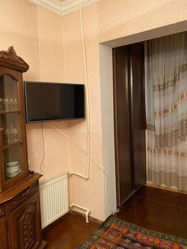 sumqayit 6 ci mikrorayon: 9 mkr Mir Cəlal küçəsində 1 otaq 2 otaqa düzəlmiş ev kirayə verilir — 5