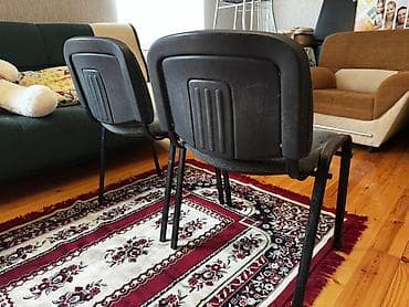 Salon, tibbi kreslolar: Kreslo 50 azn Stullar her biri 20 azn Məhsul: 2 ədəd yumşaq kreslo + — 4
