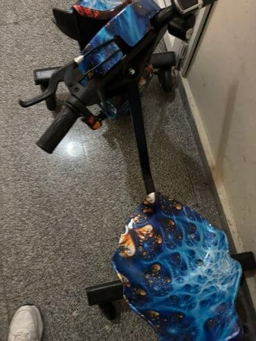 Qeyri-adi dizaynı ilə seçilən, üç təkərli elektrikli skuter. Mavi və lalafo.az -da — 2 Qeyri-adi dizaynı ilə seçilən, üç təkərli elektrikli skuter. Mavi və — 2