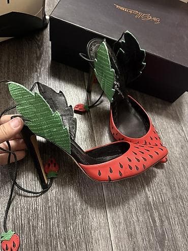 bemsa ayaqqabı: Alice + Olivia by Stacey Bendet temalı qadın stilettoları – “Çiyələk” — 4