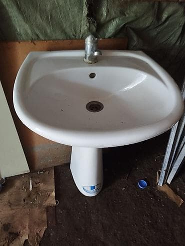 krantlar: Piyedestallı keramika umyvalnik - Material: parlaq ağ keramika - Tip — 1