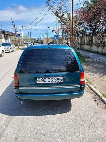 opel astra oluxanasi: Opel Astra F Caravan (universal), mavi rəng Xüsusiyyətlər:.1997 - — 2
