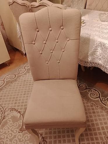 vitrin stend: Klassik üslubda qonaq otağı mebelləri dəsti Tərkib: - Vitrin şkafı: 2 — 2