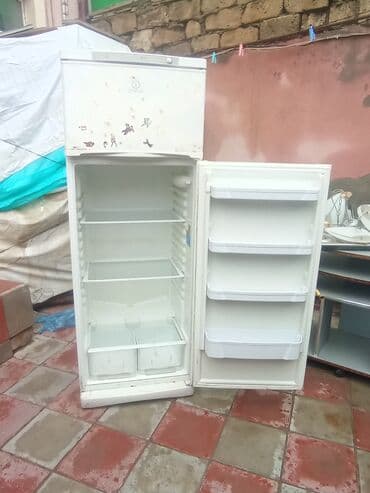 cantalar kisi ucun: 2 qapılı Indesit Soyuducu Satılır, rəng - Ağ — 3