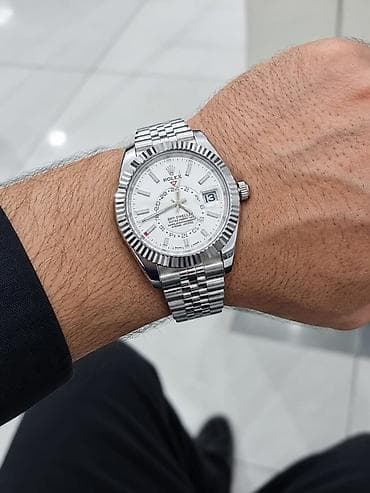 qol saat: ROLEX 
Kişi üçün 
Əla keyfiyyət 
Batareya — 1