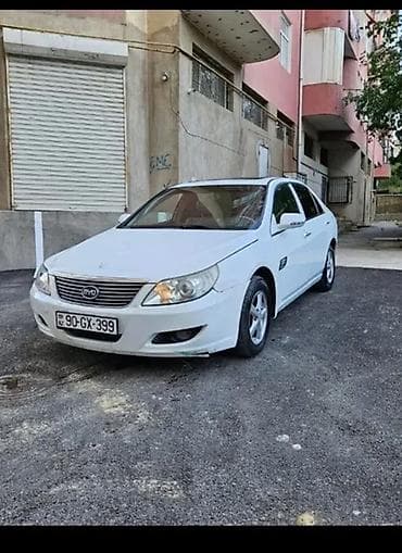 byd masin: BYD F6 sedan - Kuzov: 4 qapılı sedan, ağ rəng, aerodinamik xətlər — 5