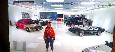 Мототранспорт: Qarajda müxtəlif növ nəqliyyat vasitələri var. Yüksək keçmə — 9