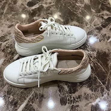 380 azn alinub 1 - 2 sefe geyilib yeni kimi Ağ rəngli qadın