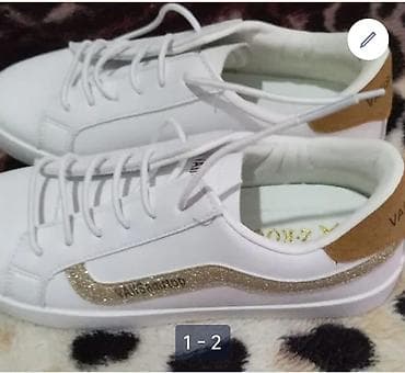 Ağ rəngli gündəlik idman ayaqqabısı. turkiyeden almisam. 36razmer - lalafo.az -da Ağ rəngli gündəlik idman ayaqqabısı. turkiyeden almisam. 36razmer -