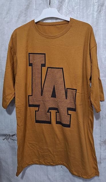 Kişi geyimləri: Qadın üçün qrafik printli T‑şört kolleksiyası - Model: oversize — 7