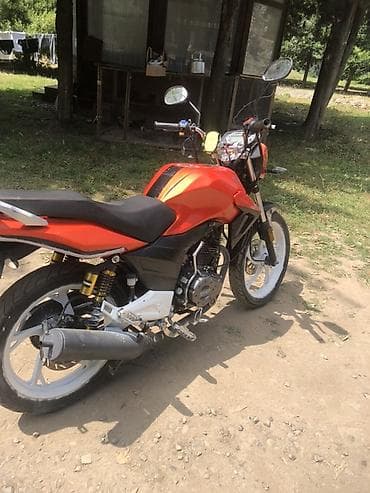 yalquzaq moto: Motosiklet – şəhər və qəzaqsız yollar üçün praktik street/naked tipli — 4