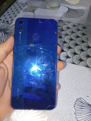 Fly: Mavi rəngli smartfon Xüsusiyyətlər: - Korpus: mavi, nazik yan — 7