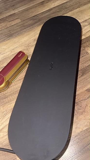 sərt disk: Dyson saç düzləşdiricisi təqdim olunur. Şəkillərdə cihazın özü, xüsusi — 2
