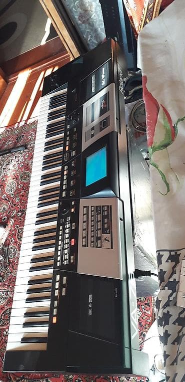 Компьютеры, ноутбуки и планшеты: Dəst satilir şəkildə nə var hamisi Dinamik kalonka 400watdir Meyas — 2