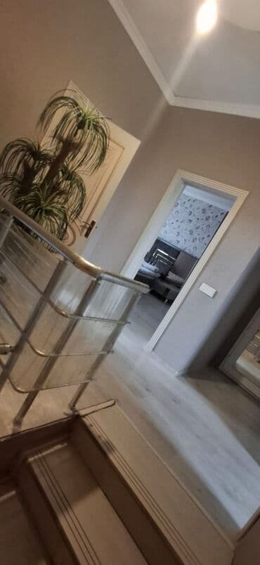 Qarajlar: Kirayə: 2 mərtəbəli evin daxilində genişlik və işıqlılıq üstünlük — 1