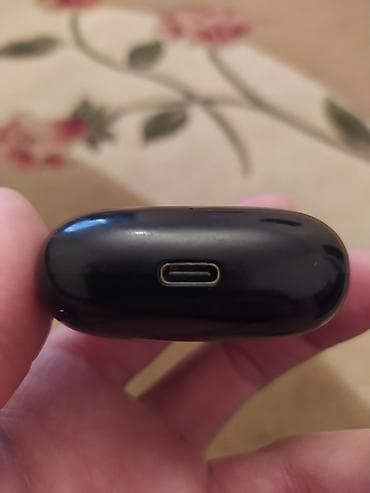 TV və video: İşlənmiş Simsiz (Bluetooth) Qulaqcıqlar, B&W, rəng - Qara — 3