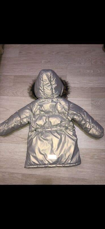 детская парка: Детская куртка в отличном состоянии.Очень тёплая,покупали в России — 3