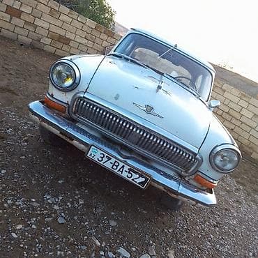 megane fara: Klassik GAZ Volga sedan - Korpus: 4 qapılı sedan, xrom ön-bamper və — 3