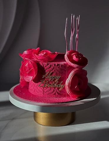 sade ad günü tortlari: Müxtəlif dizaynlarda sifarişlə tortlar - Tematik və fərdi dizayn — 4