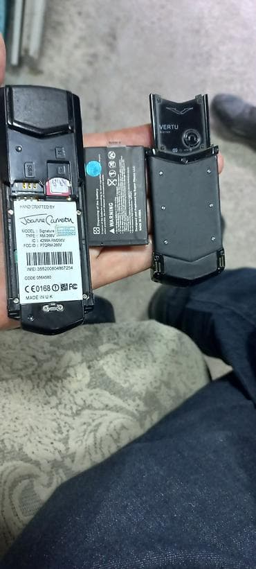 vertu sensor: Vertu < 2 GB Memory Capacity, rəng - Qara, Düyməli — 3