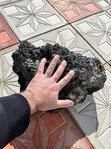 akvarium aksesuarları: Akvarum ün uyğun Təbii poroz quruluşlu daş parçası (vulkanik/şlak — 2