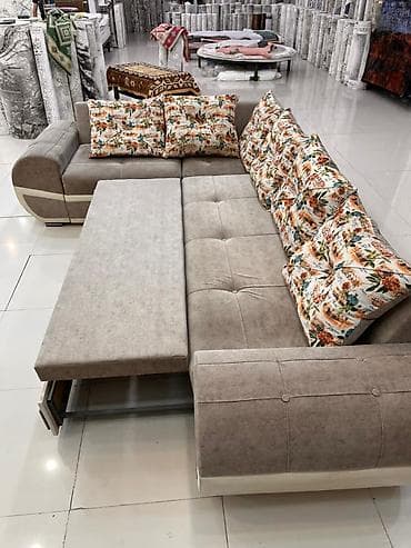 komputer stolu satisi: Künc divan 650 azn satılır ❗ Açılır bazası var ölçüsü.2.20nin 3.20 yə — 5