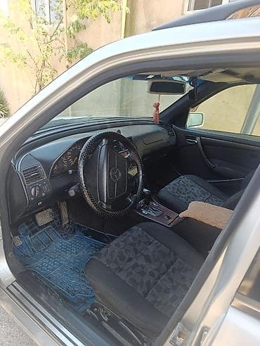 mercedes e350: Mercedes-Benz C-Class: 2.2 l | 1999 il Universal — 6