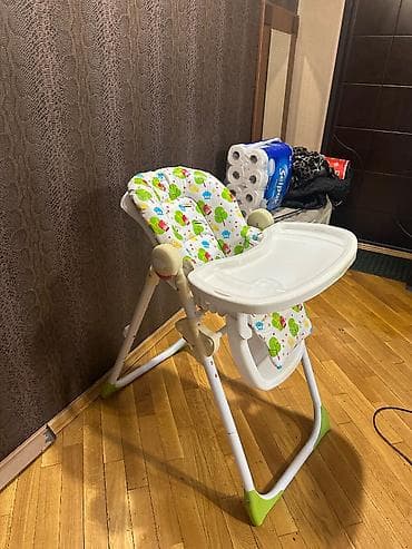 Ideal vezyetde ushaq ucun yemek masasi hecbir defekti yoxdu.Mother
