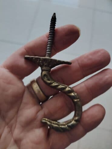 Винтажная вешалка