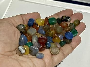 Məhsul: Cilalanmış müxtəlif təbii rəngli daşlar (tumbled stones)