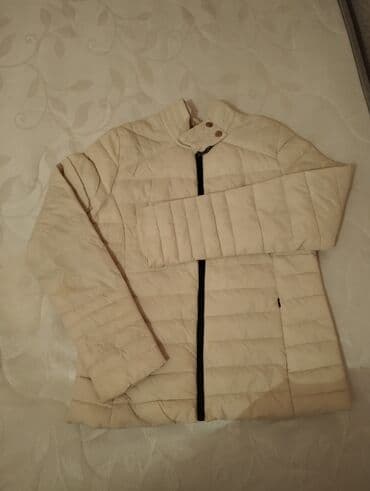 cins pencekler 2022: Bej rəngli yüngül şişmə gödəkçə - Rəng: krem/bej - Model: dik yaxalı — 1