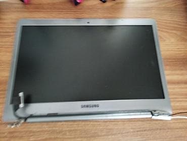 Samsung: Samsung noutbukun monitoru - Ekran: təxminən 10–11 düym, geniş — 1