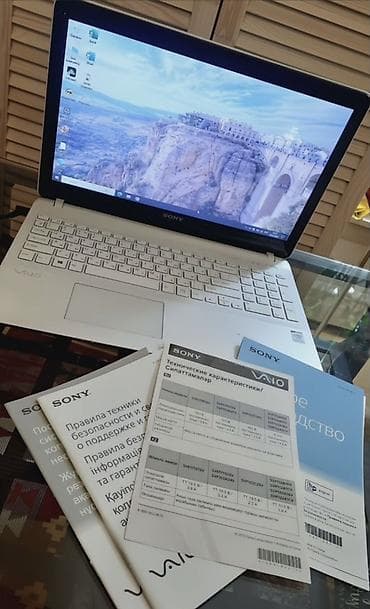 Sony VAIO noutbuk – Model: SVF-152C29V Əsas xüsusiyyətlər: - Ekran