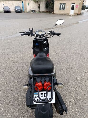 niva yan güzgü: 125 sm3, 2023 il, 8500 km — 5