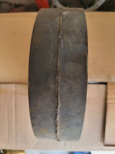 kənd təsərrufatı texnikalarının satışı: Yol süpürən maşınların qurğusunun təkəri satılır. Paçemnikini yağlamaq — 3