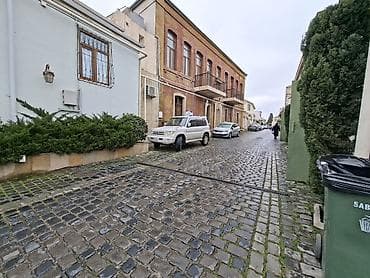 taxta ev satilir: Balaxani sakit və tarixi küçəsi, darvazalı keçid vasitəsilə həyətə — 1