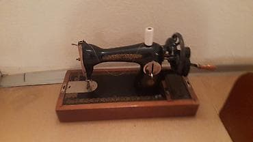 Mexaniki tikiş maşını – retro dizaynlı, əl çarxı ilə işləyən model — 1