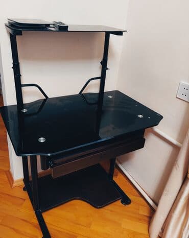 taxta nərdivan: Açılan, 3 qapılı Düz dolab, Şifonyer — 1