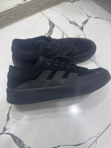 barya ayakkabı: Original Adidas, as iistifadə olunub. Tamamilə qara rəngdə olan bu — 2